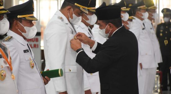 Gubsu Lantik Walikota Gubsu Lantik Walikota dan Wakil Walikota Medan Priode 2021-2024