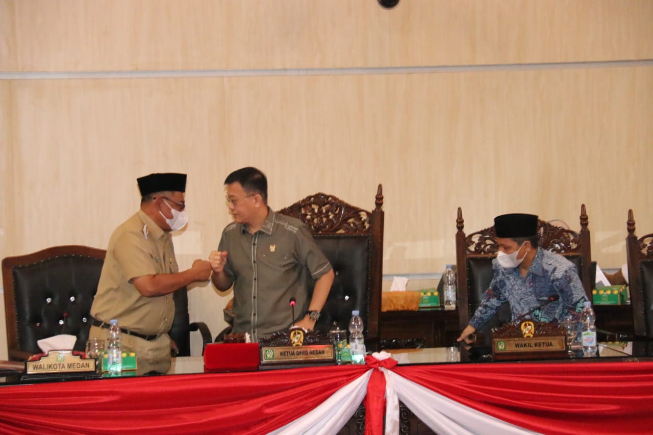 Rapat Pengusulan Pemberhentian Walikota Medan, Akhyar Minta Maaf