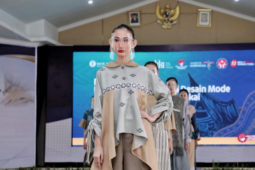 Dekranasda Kota Medan Apresiasi Fashion Show Program Inkubasi Desain Mode dan Produksi Baju Siap Pakai