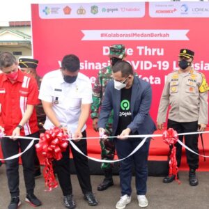 Panglima TNI dan Kapolri Puji Pelaksanaan Drive Thru Vaksinasi Covid-19 Pemko Medan
