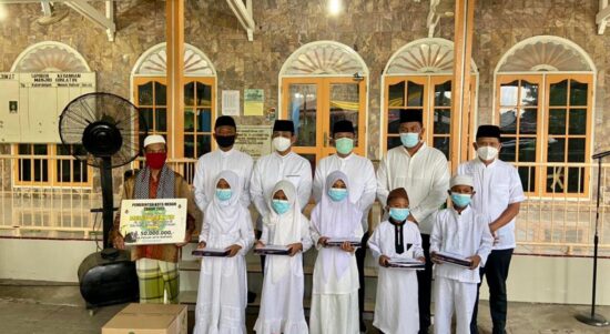 Pemko Medan Serahkan Bantuan untuk Masjid Qiblatin