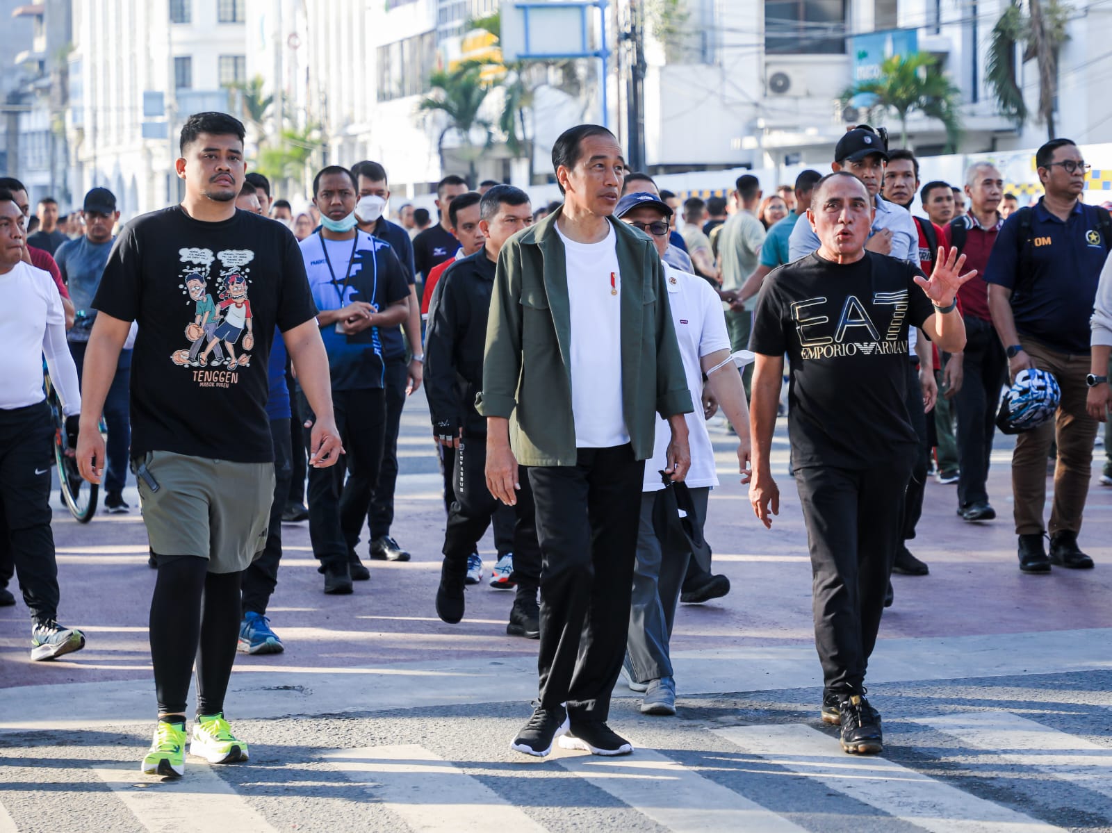Presiden Jokowi Bersepeda Kelilingi Area CFD di Medan