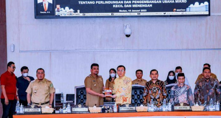 DPRD Medan Gelar Paripurna Ranperda Inisiatif Soal Perlindungan UMKM DPRD Medan Gelar Paripurna Ranperda Inisiatif Soal Perlindungan UMKM
