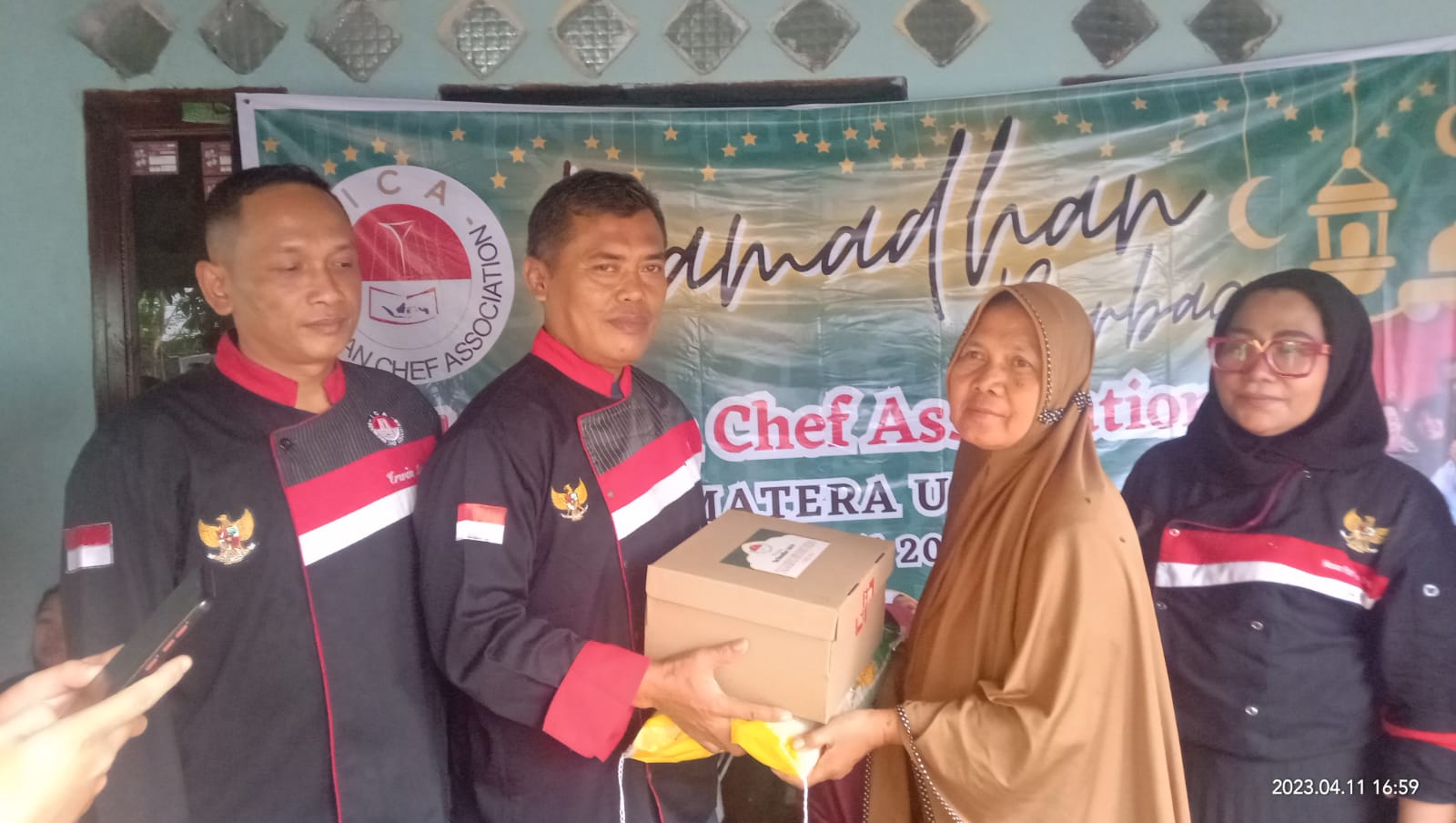 ICA Sumut Bagikan Paket Sembako dan Santuni Anak Yatim di Patumbak