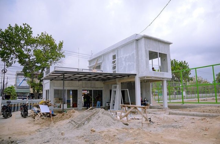 Revitalisasi Lapangan Gajah Mada Sudah 80%