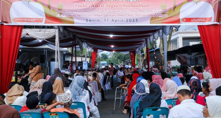 Bobby Nasution Ingatkan Warganya Tunaikan Zakat Fitrah Bobby Nasution Ingatkan Warganya Tunaikan Zakat Fitrah
