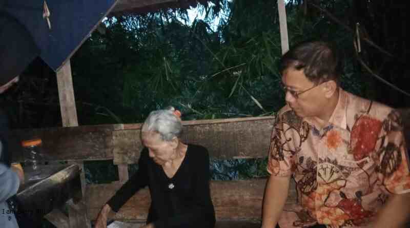 Ketua DPRD Medan, Hasyim SE menyambangi kediaman Nek Sarti