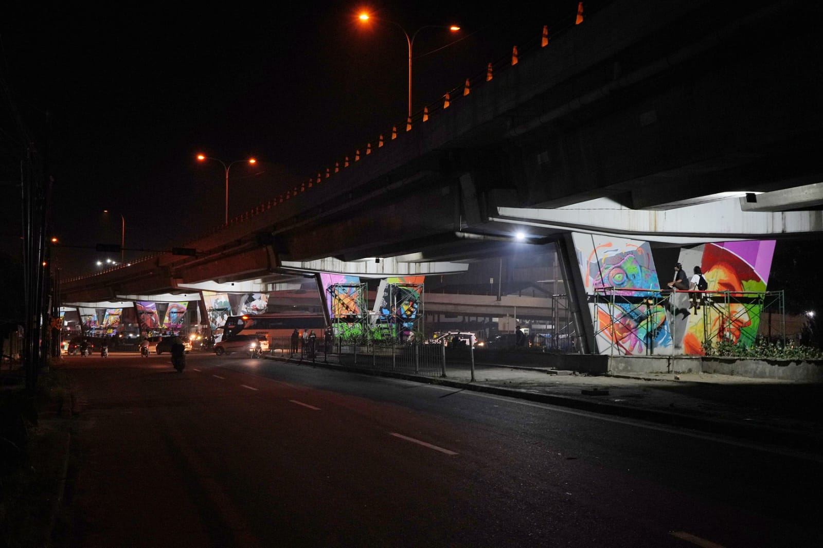 Pilar Flyover Amplas Dihiasi Mural dari Seniman Mancanegara