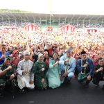 Tarian Multi Etnis 10 Ribu Guru Pecahkan Rekor MURI Dunia