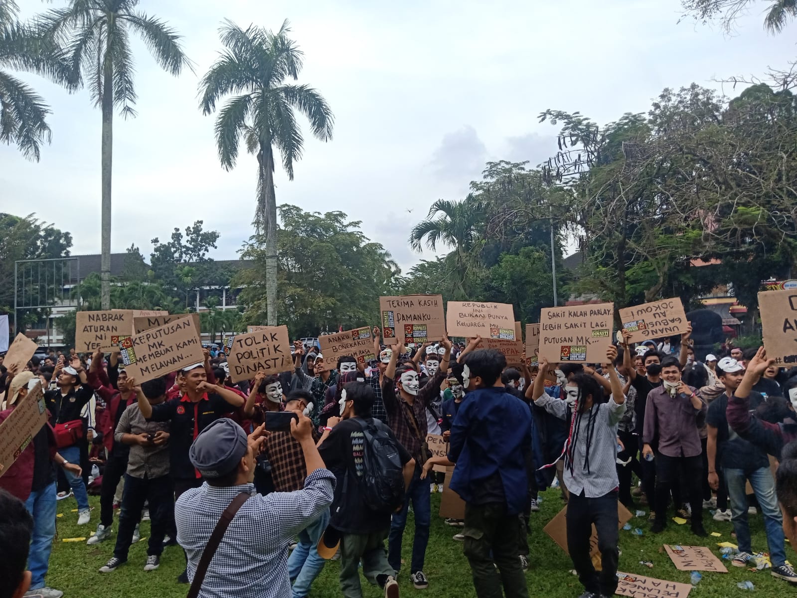 Mimbar Kerakyatan di Kampus Unika St Thomas Medan, Ribuan Mahasiswa Tolak Politik Dinasti