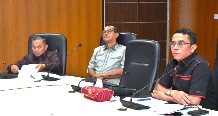 660a6acdb8031pembahasan-ranperda-kota-medan-tentang-penyelenggaraan-perumahan-dan-kawasan-permukiman-2